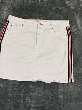 White Denim Mini Skirt With Red & Blue Side Stripes EV1 Size 16 Relaxed Fit